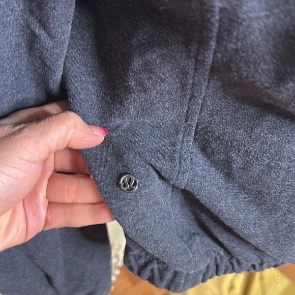 Lululemon Grey Sweater Older Style Moc Neck Turtle Collar Sz 6 ? - Picture 8 of 8
